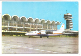 AVIATION CIVILE - ENV. 1970 - BIMOTEUR à HÉLICES - ANTONOV 'AN 24' - AÉROPORT De BUCAREST / OTOPENI - ROUMANIE - 1946-....: Moderne