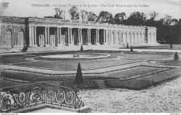 CPA Versailles-Grand Trianon Et Les Jardins     L2433 - Versailles (Schloß)