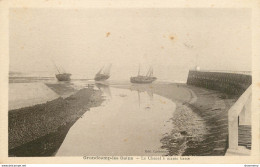 CPA Grandcamp Les Bains-Le Chenal à Marée Basse     L1843 - Autres & Non Classés