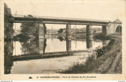 CPA Sarreguemines-Pont Du Chemin De Fer-Timbre    L1286 - Sarreguemines