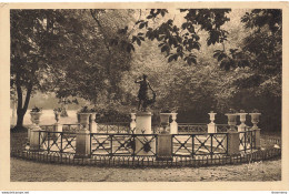 CPA Fontainebleau-Jardin Du Palais-Fontaine De Diane-20      L2432 - Fontainebleau