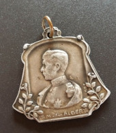 Pendentif Médaille Ancienne "Exposition Universelle De Gand 1913 / Roi Albert Ier" Belgique - Other & Unclassified