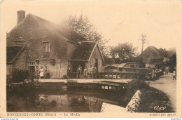 CPA Monceaux Le Comte-Le Moulin      L1042 - Autres & Non Classés