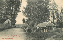 CPA Fains-Le Lavoir Et La Route De Pacy-Timbre   L1045 - Andere & Zonder Classificatie