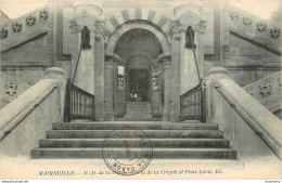 CPA Marseille-Notre Dame De La Garde-Porte De La Crypte Et Pont Levis-Timbre    L1218 - Notre-Dame De La Garde, Ascenseur