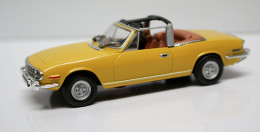 Véhicules_Universal Hobbies_1-43e_Triumph Stag - Autres & Non Classés