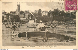 CPA Dinard-La Plage Devant Le Crystal Hôtel-107-Timbre      L2091 - Dinard