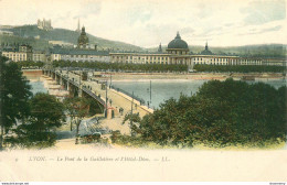 CPA Lyon-Le Pont De La Guillotière Et L'hôtel Dieu-9-Timbre      L1693 - Autres & Non Classés