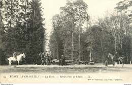 CPA Forêt De Chantilly-La Table-Rendez Vous De Chasse-94-Timbre      L1693 - Chantilly