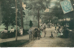 CPA Paris-Square Des épinettes-Les Vacances-Timbre      L2236 - Plazas