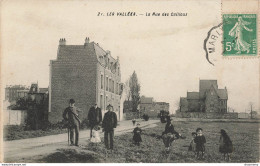 CPA Les Vallées-La Rue Des Cailloux-21-Timbre      L2452 - Otros & Sin Clasificación