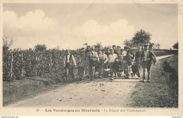 CPA Les Vendanges En Nivernais-Le Départ Des Vendangeurs-29      L2426 - Autres & Non Classés