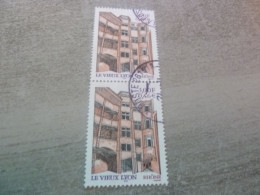 Le Vieux-Lyon - Les Traboules - 3f. (0.46 €) - Yt 3390 - Multicolore - Double Oblitérés - Année 2001 - - Gebraucht