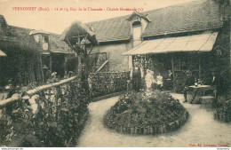 CPA Vernonnet-Rue De La Chaussée-Chalets Normands       L1365 - Andere & Zonder Classificatie