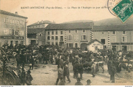 CPA Saint Anthéme-La Place De L'Aubépin Un Jour De Foire-Timbre      L1380 - Sonstige & Ohne Zuordnung