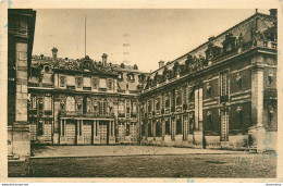 CPA Château De Versailles-La Cour De Marbre Du Palais-Timbre       L1892 - Versailles (Schloß)