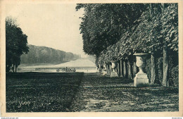 CPA Parc De Versailles-Les Jardins-Le Tapis Vert Et Le Bassin D'Apollon     L1892 - Versailles (Château)