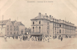 SOISSONS - Intérieur De La Caserne - Très Bon état - Soissons