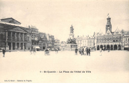 SAINT QUENTIN - La Place De L'Hôtel De Ville - Très Bon état - Saint Quentin