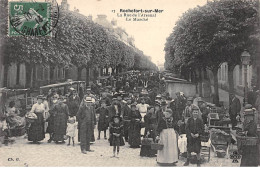 ROCHEFORT SUR MER - La Rue De L'Arsenal - Le Marché - Très Bon état - Rochefort