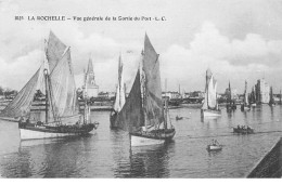 LA ROCHELLE - Vue Générale De La Sortie Du Port - Très Bon état - La Rochelle