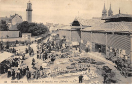 MOULINS - Les Halles Et Le Marché, Vue Générale - Très Bon état - Moulins