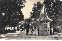 NERIS LES BAINS - Sortie Du Parc, Kiosque Journaux - Très Bon état - Neris Les Bains