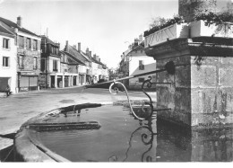 FERE EN TARDENOIS - Le Bac Et La Rue Des Marchands - Très Bon état - Fere En Tardenois