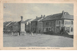 SISSONNE - Aux 100 000 Cartes Postales - Place De La Fontaine - Très Bon état - Sissonne