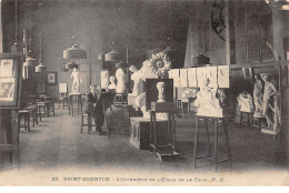 SAINT QUENTIN - L'Intérieur De L'Ecole De La Tour - Très Bon état - Saint Quentin