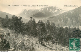 CPA Cantal-Vallée Du Lioran Et Le Pic Griou-291-Timbre     L1753 - Other & Unclassified