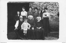 CPA Photo De Famille à Identifier      L2405 - To Identify