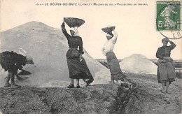 LE BOURG DE BATZ - Mulons De Sel - Paludières Au Travail - Très Bon état - Batz-sur-Mer (Bourg De B.)