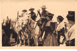 EN PROVENCE - Les Gardians De Camargues Montés Sur Leurs Cavales Blanches - Très Bon état - Sonstige & Ohne Zuordnung