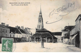 BEAUNE LA ROLANDE - La Place Et La Halle - Très Bon état - Beaune-la-Rolande