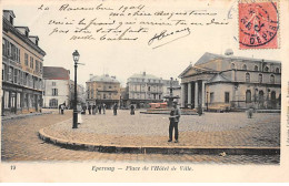 EPERNAY - Place De L'Hôtel De Ville - Très Bon état - Epernay