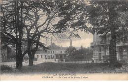 EPERNAY - La Gare Et La Place Thiers - Très Bon état - Epernay