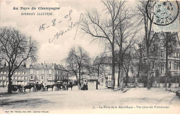 EPERNAY - La Place De La République - Vue Prise Des Promenades - Très Bon état - Epernay