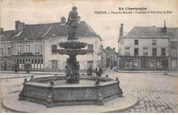 VERTUS - Place Du Marché - Fontaine Et Rue Jean Le Bon - Très Bon état - Vertus