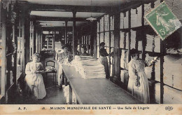PARIS - Maison Municipale De Santé - Une Salle De Lingerie - état - Arrondissement: 10