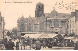 LAVAL - La Cathédrale Et Le Marché - Très Bon état - Laval