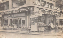 PARIS - LA PLACE BLANCHE Café Brasserie, Roger Auberdiac - Place Blanche - état - Arrondissement: 10