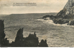 CPA Plestin Les Grèves-Les Falaises Et La Pointe De L'Armorique-Timbre      L1097 - Plestin-les-Greves