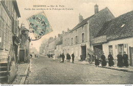 CPA Nemours-Rue De Paris-Sortie Des Ouvrières De La Fabrique De Corsets-Timbre    L1383 - Nemours