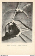 CPA Abbaye De Flavigny-Escalier D'honneur     L1891 - Andere & Zonder Classificatie