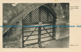R032871 Tower Of London. The Traitors Gate. Ministry Of Works. Crown - Other & Unclassified