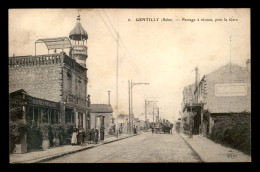 94 - GENTILLY - LE PASSAGE A NIVEAU PRES DE LA GARE DE CHEMIN DE FER - Gentilly