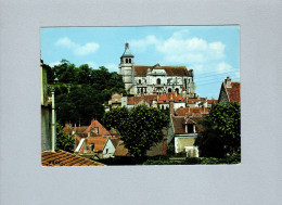 Tonnerre (89) : Vue Sur L'église Saint Pierre - Tonnerre