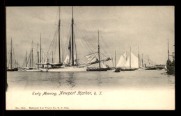 BATEAUX - VOILIERS DANS LE PORT DE NEWPORT USA - Segelboote