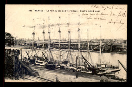 BATEAUX - VOILIERS - QUATRE MATS AU PORT AU BAS DE L'HERTIMAGE A NANTES - Zeilboten